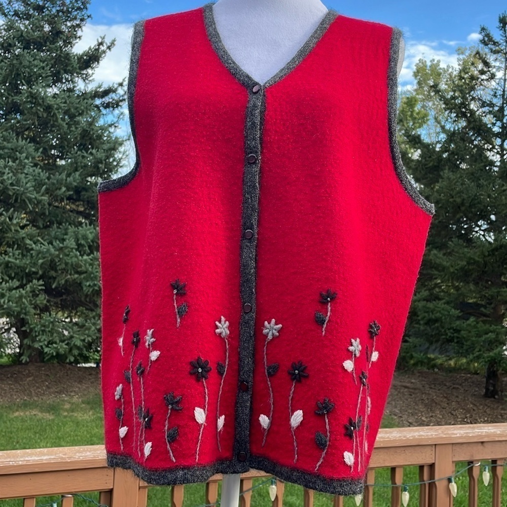 Women’s Mohair Wool Sleeveless Vest XL Like New! Embroidery Flowers